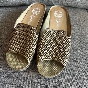 JEFFREY CAMPBELL Women's Gold Havana Last Fling Jelly Slide-on Wedge Sandals 7